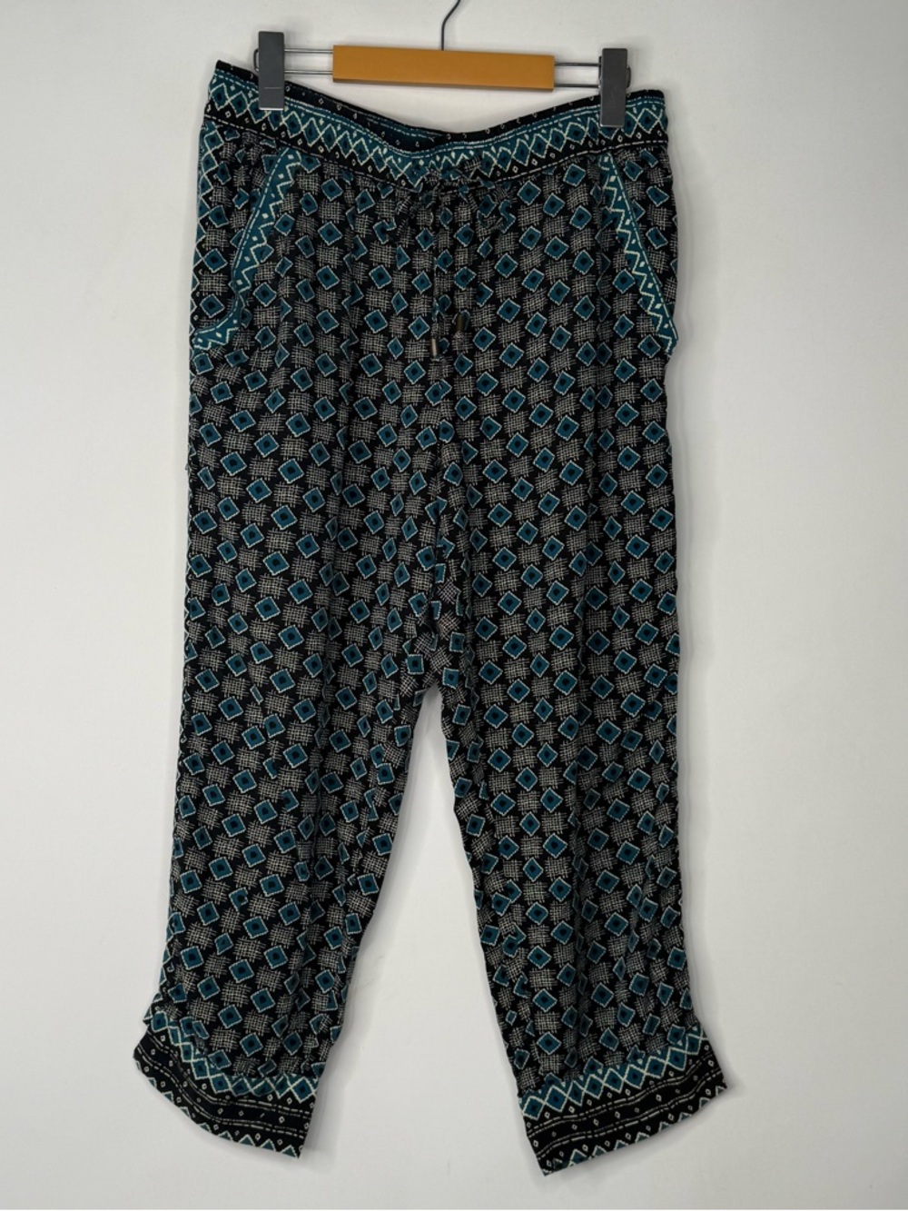 Anthropologie Teal and Black Geometric Print Lounge Capris Pants Size M - Picture 2 of 10